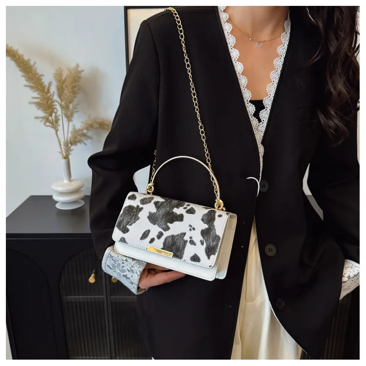 Special-Interest Design Cows Pattern Portable Women's Bag  New Simple Fashion Shoulder Messenger Bag Western Style Small Square Bag Fashion display picture 7