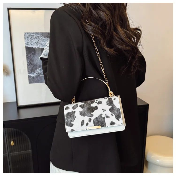 Special-Interest Design Cows Pattern Portable Women's Bag  New Simple Fashion Shoulder Messenger Bag Western Style Small Square Bag Fashion display picture 8