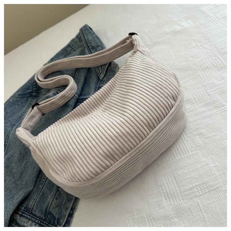 New Large Capacity High Sense Leisure Commute Crossbody Bag Adjustable Shoulder New Style Niche Canvas Bag For Women display picture 8