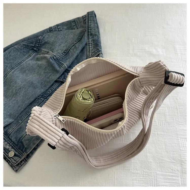 New Large Capacity High Sense Leisure Commute Crossbody Bag Adjustable Shoulder New Style Niche Canvas Bag For Women display picture 12