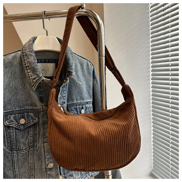 New Large Capacity High Sense Leisure Commute Crossbody Bag Adjustable Shoulder New Style Niche Canvas Bag For Women display picture 25