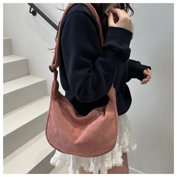 New Large Capacity High Sense Leisure Commute Crossbody Bag Adjustable Shoulder New Style Niche Canvas Bag For Women display picture 35