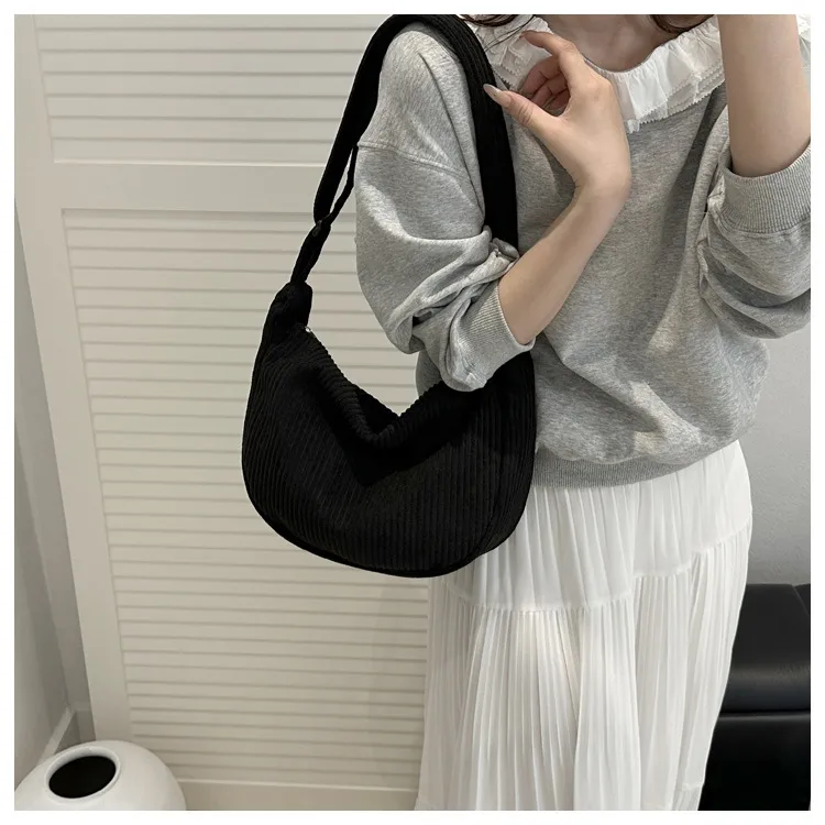 New Large Capacity High Sense Leisure Commute Crossbody Bag Adjustable Shoulder New Style Niche Canvas Bag For Women display picture 42