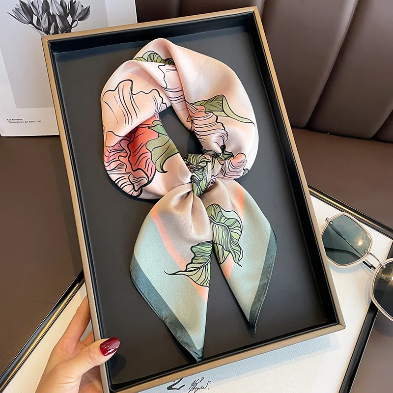 70 Spring Popular Commuter Square Scarf Fashionable Artificial Silk Scarf Trendy Women's All-match Fashionable High-grade Square Scarf Wholesale display picture 4