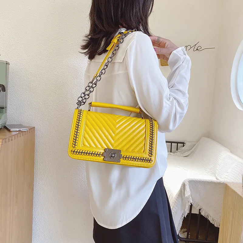 Women's Pu Leather Geometric Streetwear Square Magnetic Buckle Flip Cover Shoulder Bag display picture 3