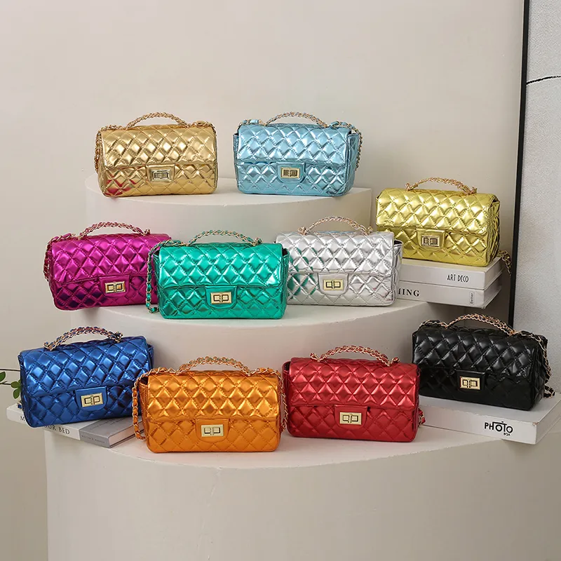 Women's Pu Leather Solid Color Lingge Streetwear Square Flip Cover Lock Clasp Shoulder Bag display picture 4
