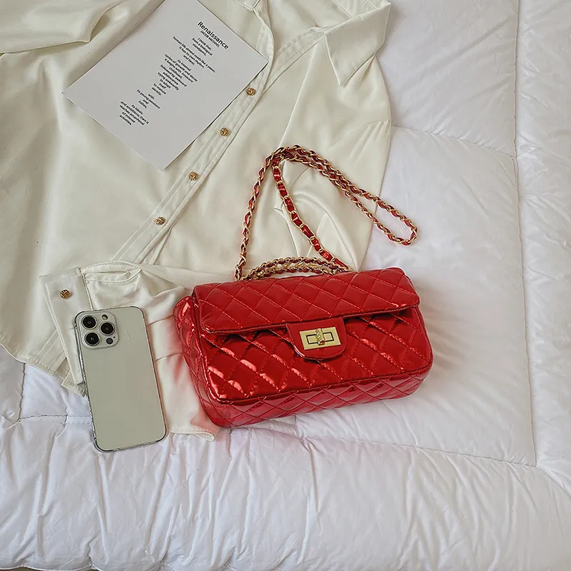 Women's Pu Leather Solid Color Lingge Streetwear Square Flip Cover Lock Clasp Shoulder Bag display picture 10