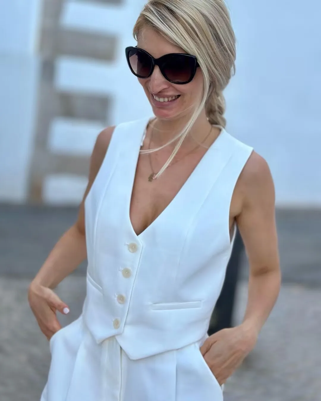 Women's Sleeveless Blazers Simple Style Classic Style Solid Color display picture 19