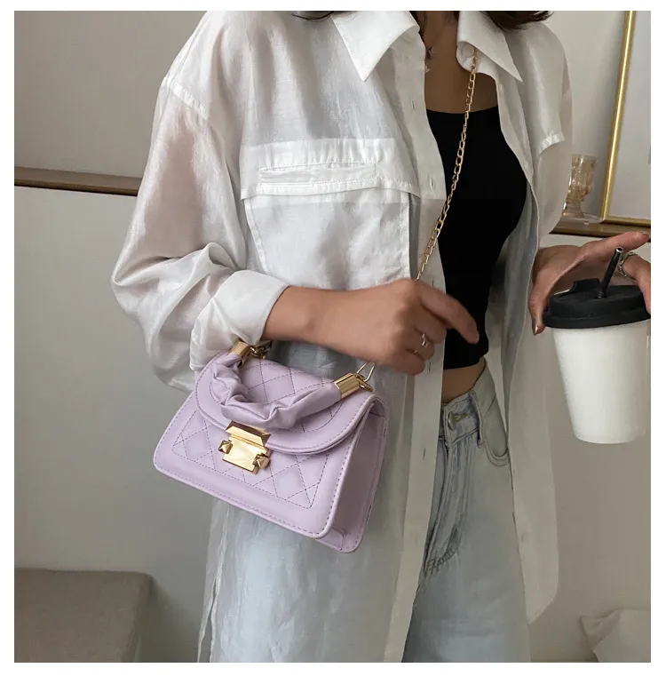 Popular All-Matching Ins Women's Bag 2022 Popular New Trendy Fashion Chain Crossbody Internet Celebrity Hand-Carrying Small Square Bag display picture 3