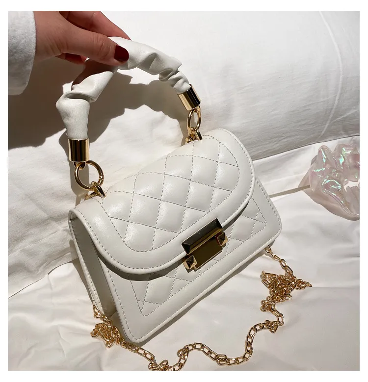 Popular All-Matching Ins Women's Bag 2022 Popular New Trendy Fashion Chain Crossbody Internet Celebrity Hand-Carrying Small Square Bag display picture 4