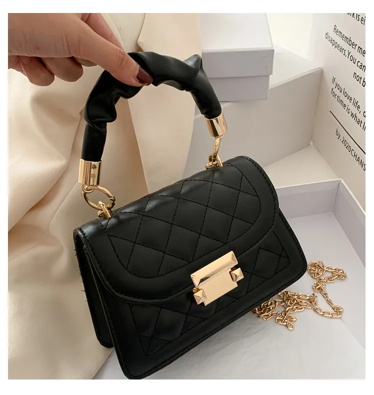 Popular All-Matching Ins Women's Bag 2022 Popular New Trendy Fashion Chain Crossbody Internet Celebrity Hand-Carrying Small Square Bag display picture 8