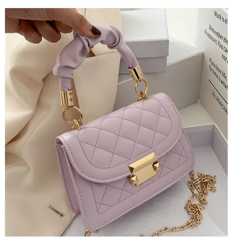 Popular All-Matching Ins Women's Bag 2022 Popular New Trendy Fashion Chain Crossbody Internet Celebrity Hand-Carrying Small Square Bag display picture 9