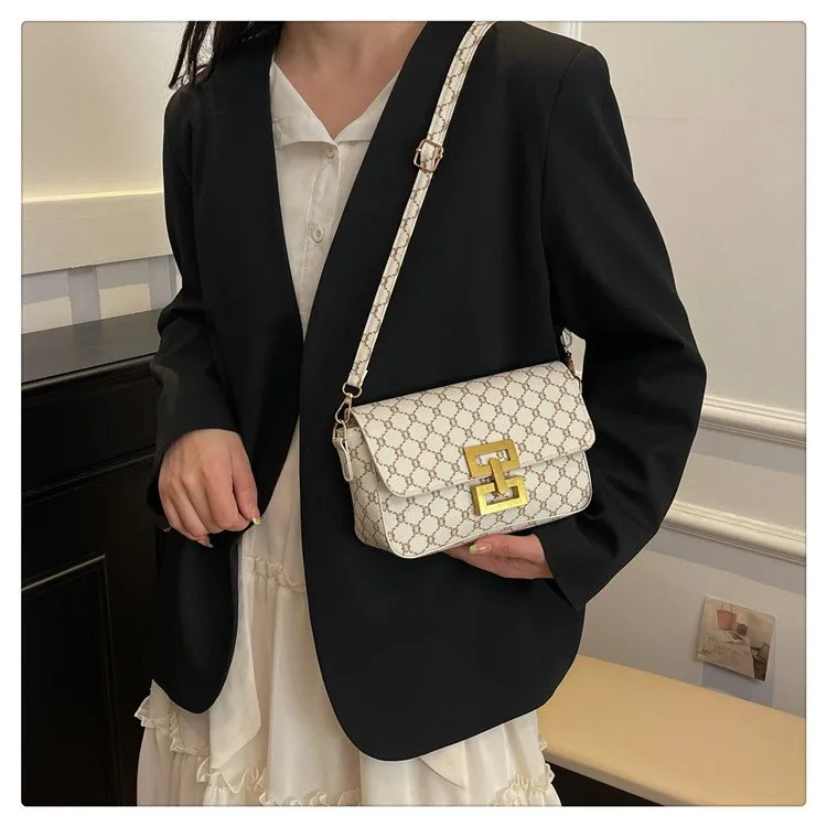 Women's Pu Leather Plaid Streetwear Square Flip Cover Shoulder Bag display picture 3
