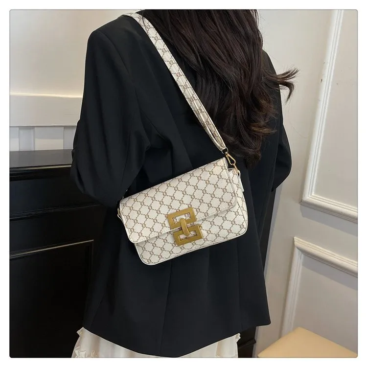 Women's Pu Leather Plaid Streetwear Square Flip Cover Shoulder Bag display picture 10