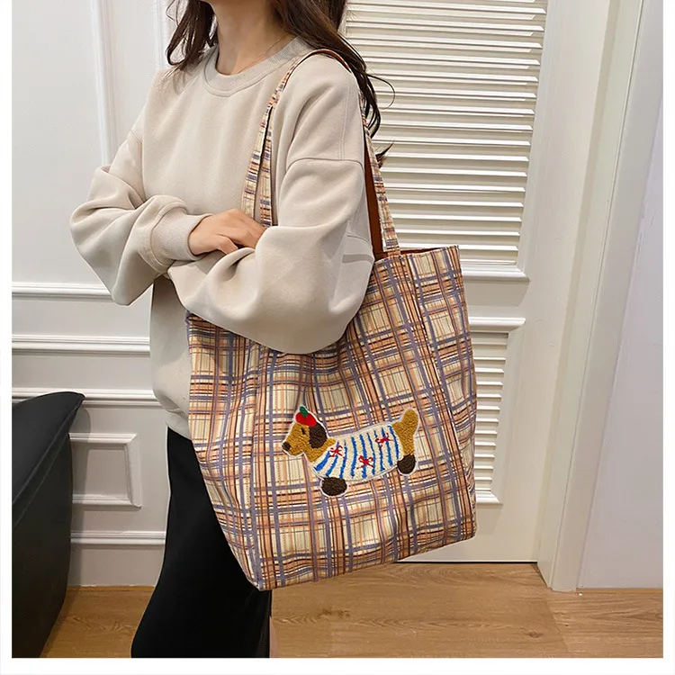 New Style Plaid Puppy Tote Bag 2024 New Large Capacity Underarm Shoulder Bag Casual All-Match Double-Sided Cloth Bag display picture 9