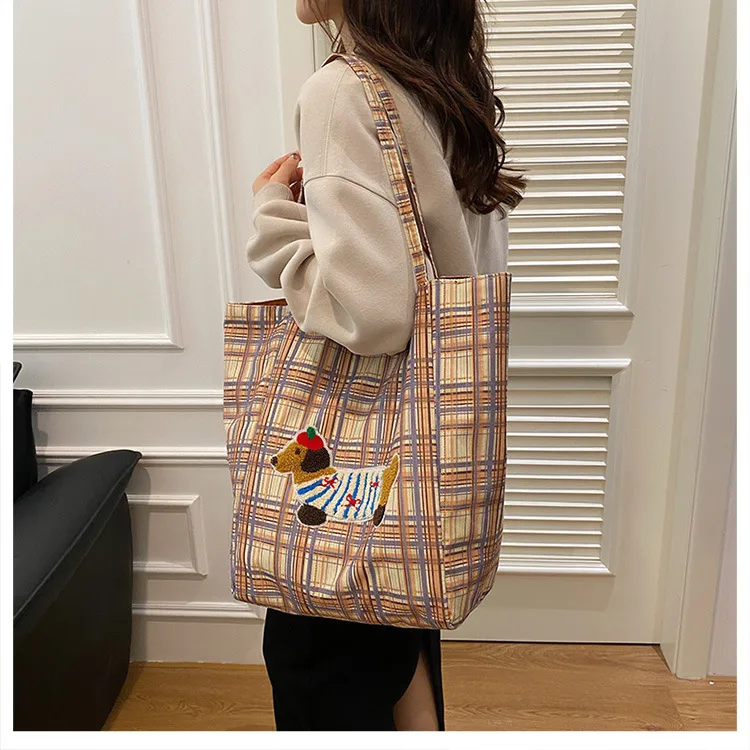 New Style Plaid Puppy Tote Bag 2024 New Large Capacity Underarm Shoulder Bag Casual All-Match Double-Sided Cloth Bag display picture 10