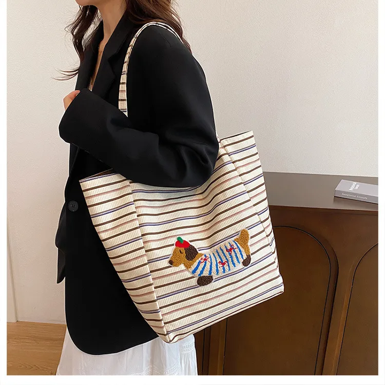 New Style Plaid Puppy Tote Bag 2024 New Large Capacity Underarm Shoulder Bag Casual All-Match Double-Sided Cloth Bag display picture 12