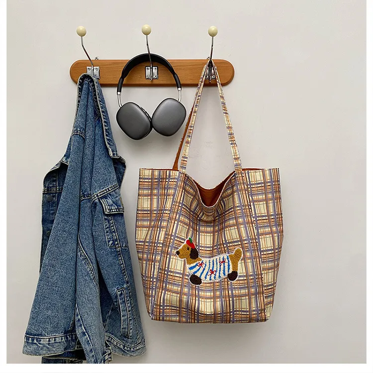 New Style Plaid Puppy Tote Bag 2024 New Large Capacity Underarm Shoulder Bag Casual All-Match Double-Sided Cloth Bag display picture 24