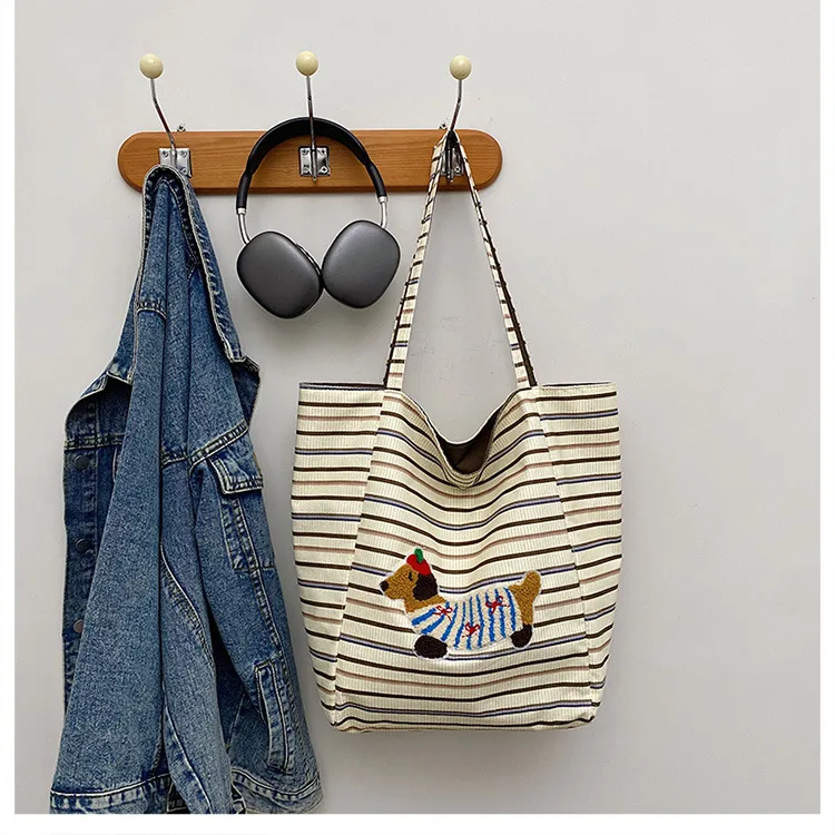 New Style Plaid Puppy Tote Bag 2024 New Large Capacity Underarm Shoulder Bag Casual All-Match Double-Sided Cloth Bag display picture 25