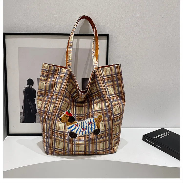 New Style Plaid Puppy Tote Bag 2024 New Large Capacity Underarm Shoulder Bag Casual All-Match Double-Sided Cloth Bag display picture 26