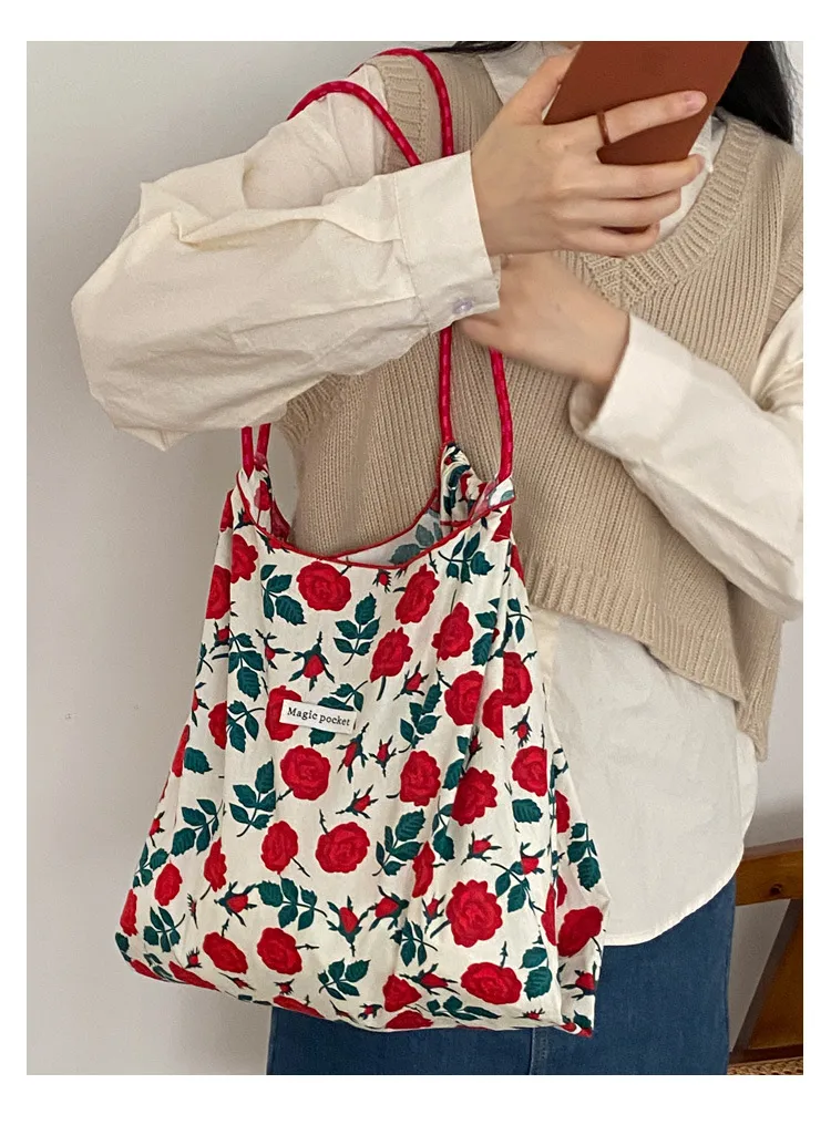 Yayu/Hyun-a Small Floral Canvas Shoulder Bag Women's Large Capacity New Ins Tote Bag Casual Bag display picture 9
