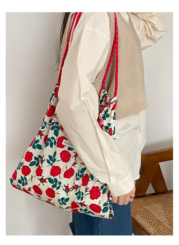 Yayu/Hyun-a Small Floral Canvas Shoulder Bag Women's Large Capacity New Ins Tote Bag Casual Bag display picture 10