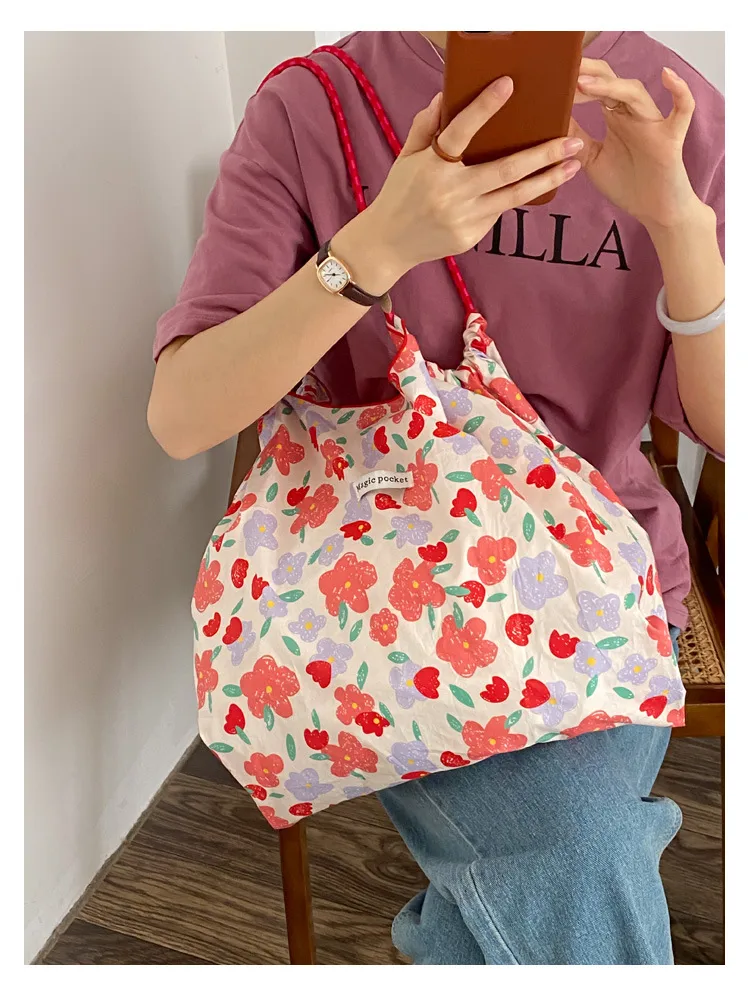 Yayu/Hyun-a Small Floral Canvas Shoulder Bag Women's Large Capacity New Ins Tote Bag Casual Bag display picture 18