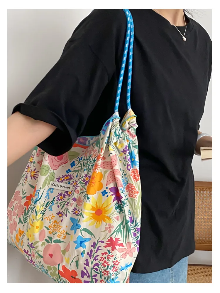 Yayu/Hyun-a Small Floral Canvas Shoulder Bag Women's Large Capacity New Ins Tote Bag Casual Bag display picture 27