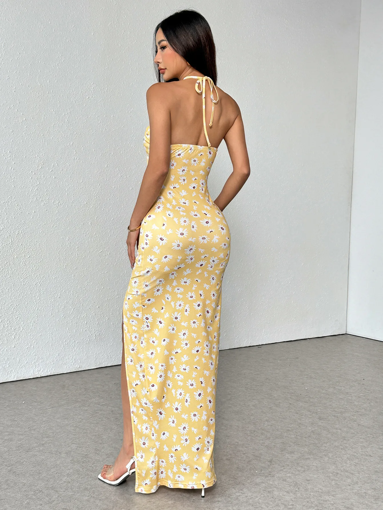 Foreign Trade Women's Wear Spring And Summer Independent Station Sling High Vents Daisy Printing Slim-fit Gentle Dress display picture 4