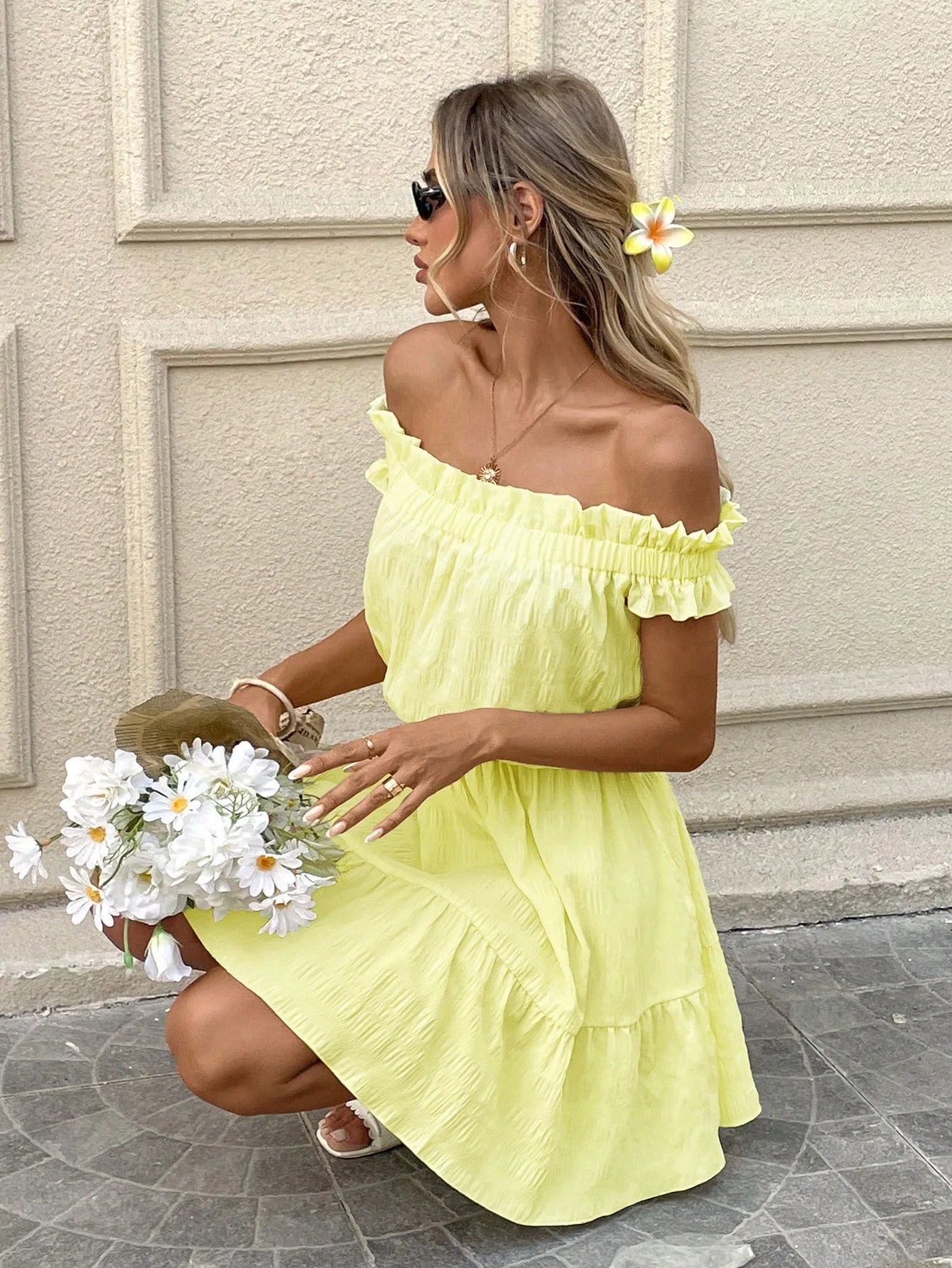 Women's French Gentle Style One-word Collar Dress Summer New Fashion Age-reducing Sweet Skirt display picture 6