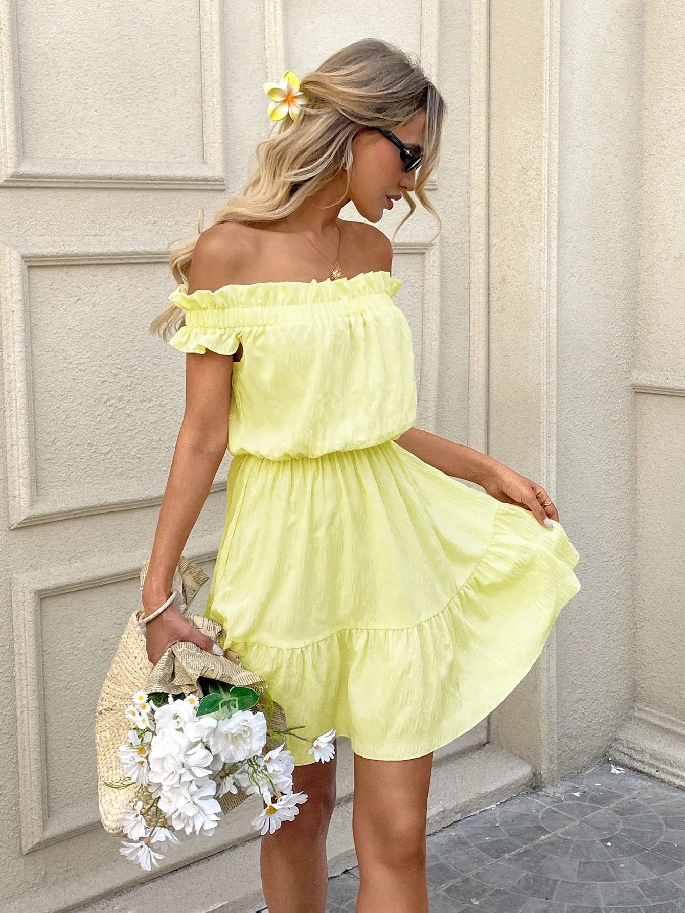 Women's French Gentle Style One-word Collar Dress Summer New Fashion Age-reducing Sweet Skirt display picture 7