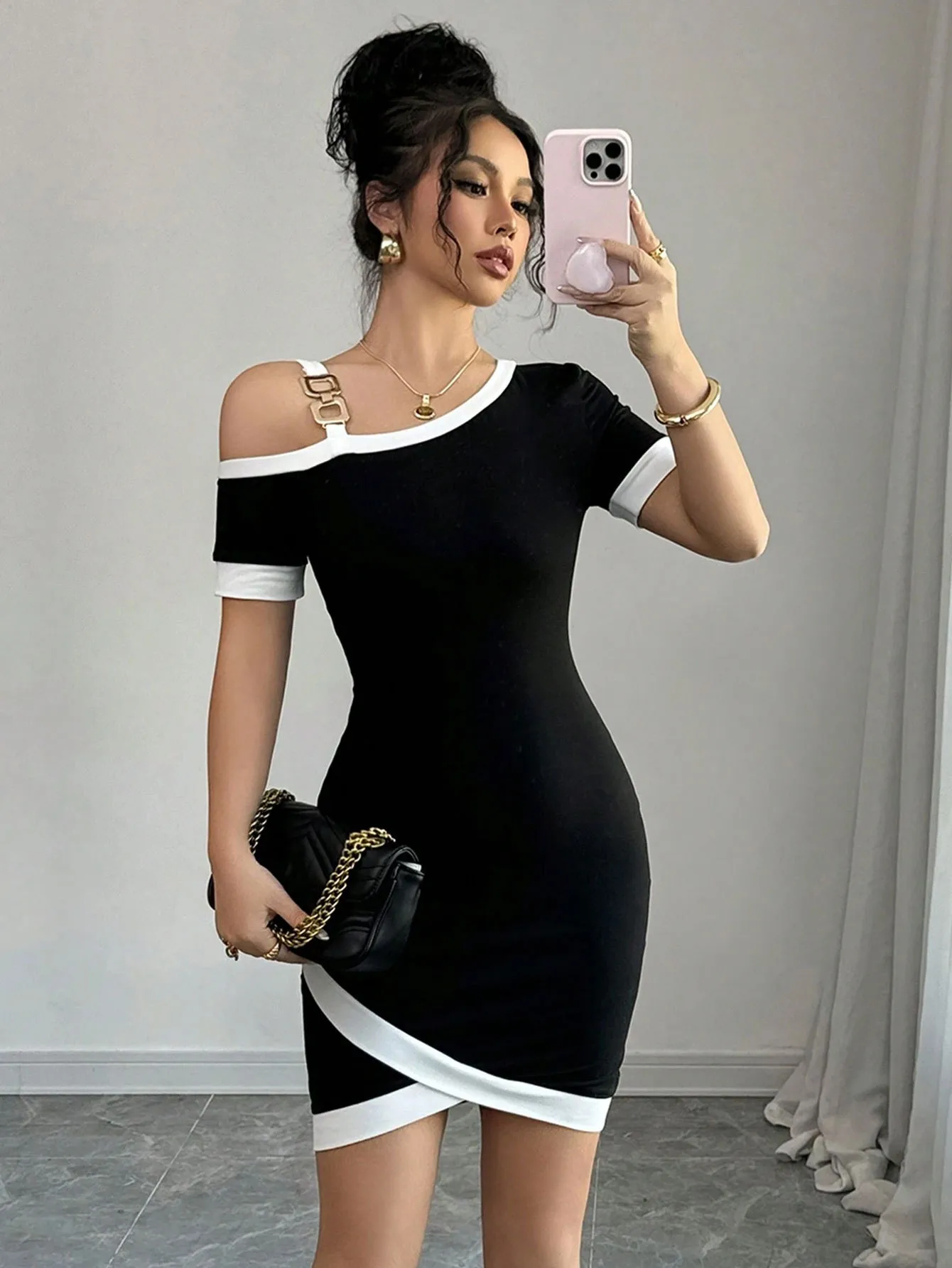 TK Foreign Trade Women's Clothing Royal Elder Sister Intellectual Dress Spring And Summer New Oblique Collar Single Condole Belt Hip Skirt display picture 3