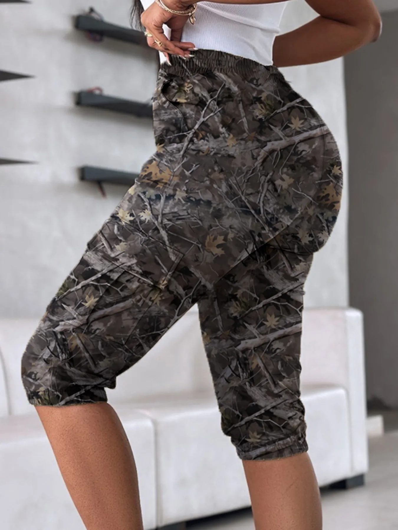Explosions   Foreign Trade Women's Women's Loose Waist Slim-Fit Slimming Casual Multi-Pocket Solid Color Capri Pants display picture 26