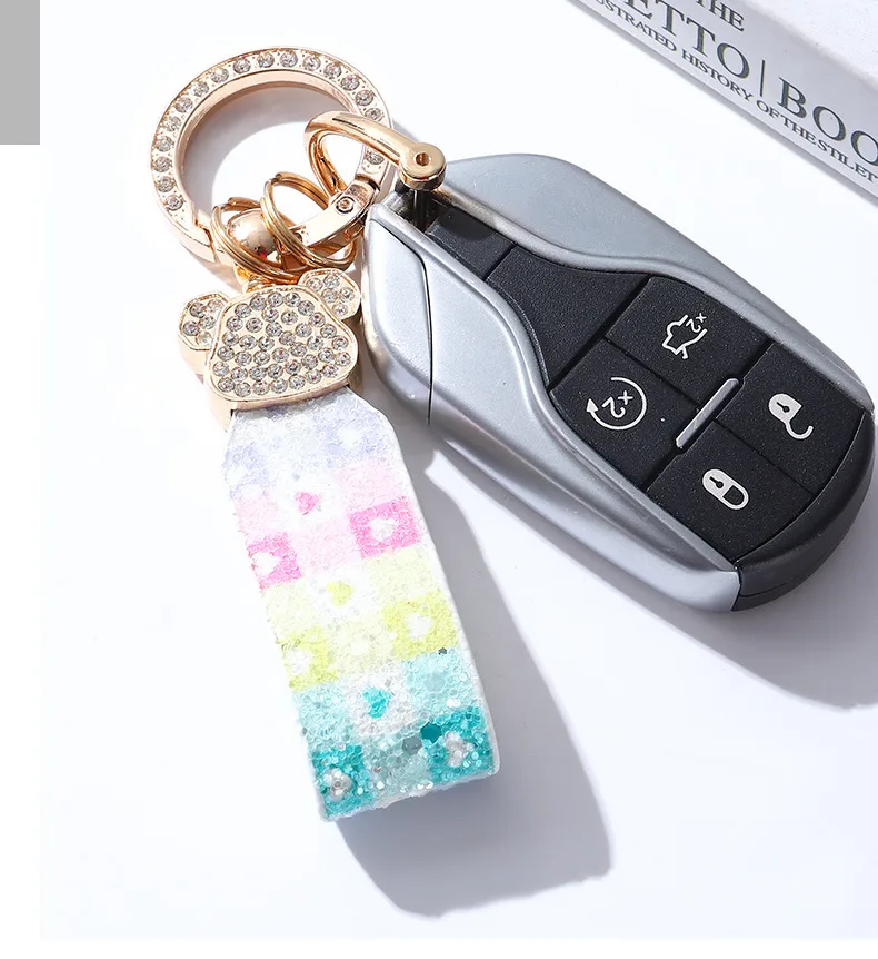 Light Luxury Diamond Bear Car Advanced Keychain Pendant Creative French Ins Style Women's Bag Key Chain Ornament display picture 4