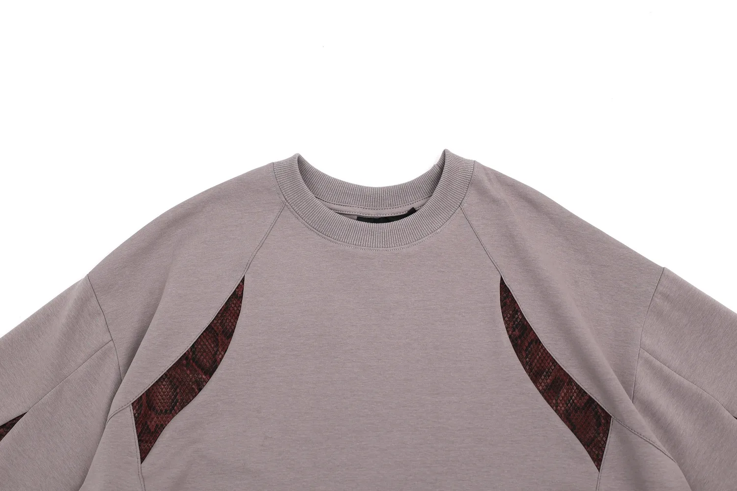 Jiayiku Men's  Summer New Niche Personality Python Pattern Stitching T-shirt Men's Short-sleeved Trendy Men's High-end Sense display picture 8
