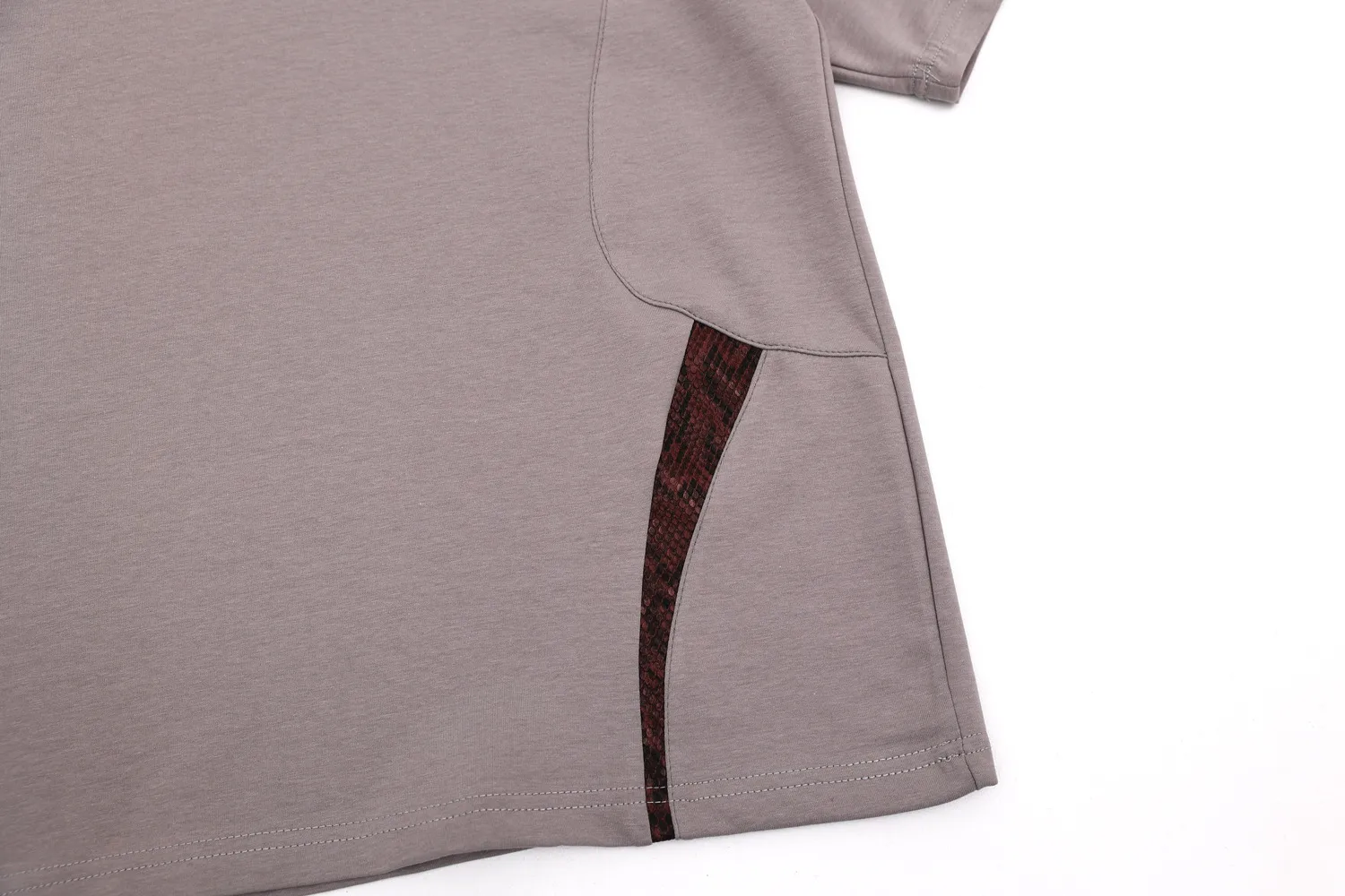 Jiayiku Men's  Summer New Niche Personality Python Pattern Stitching T-shirt Men's Short-sleeved Trendy Men's High-end Sense display picture 15