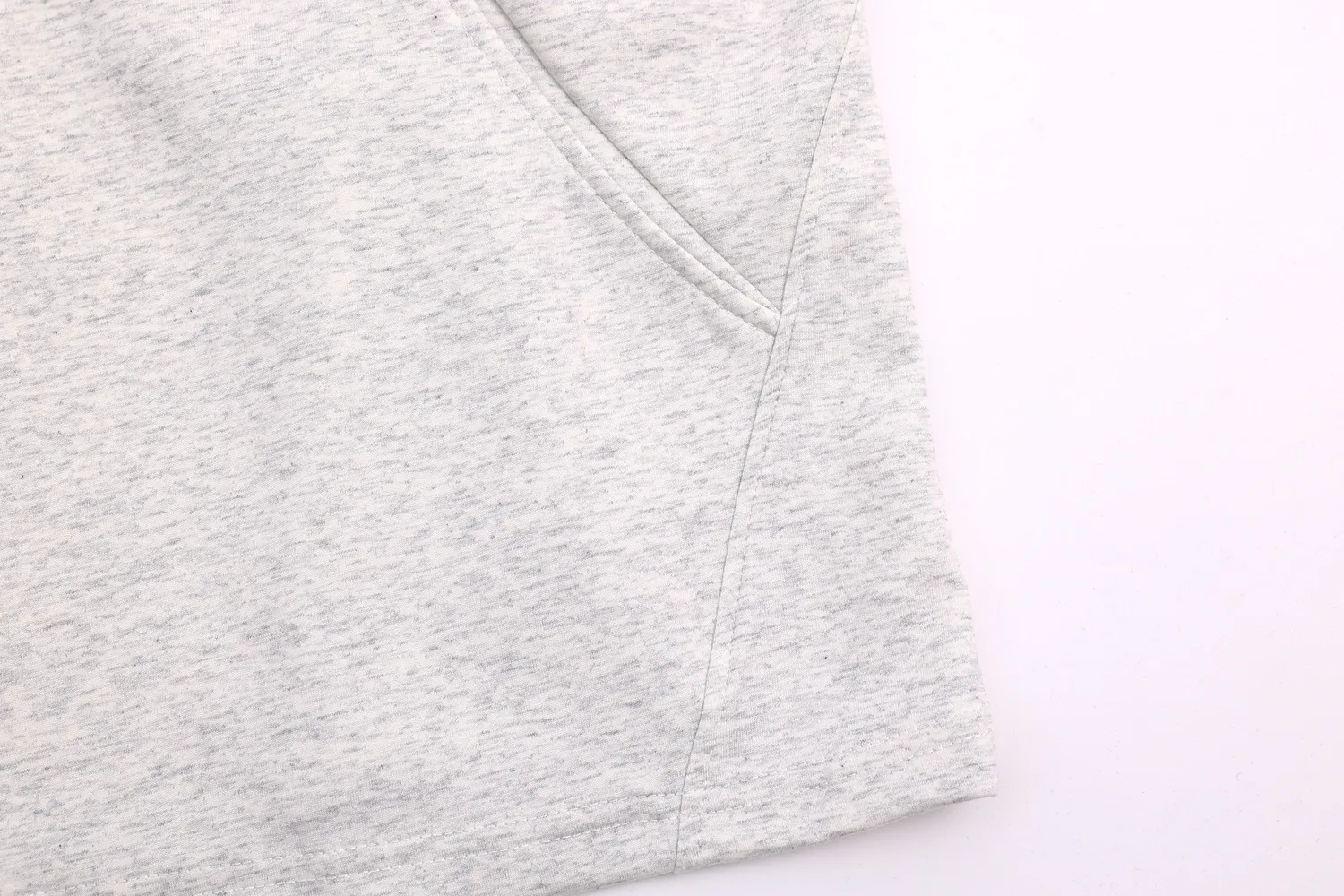 Jiayiku Men's  Summer New Niche Personality Stitching Simple Solid Color T-Shirt Short-sleeved Trendy Men's Base Shirt display picture 17
