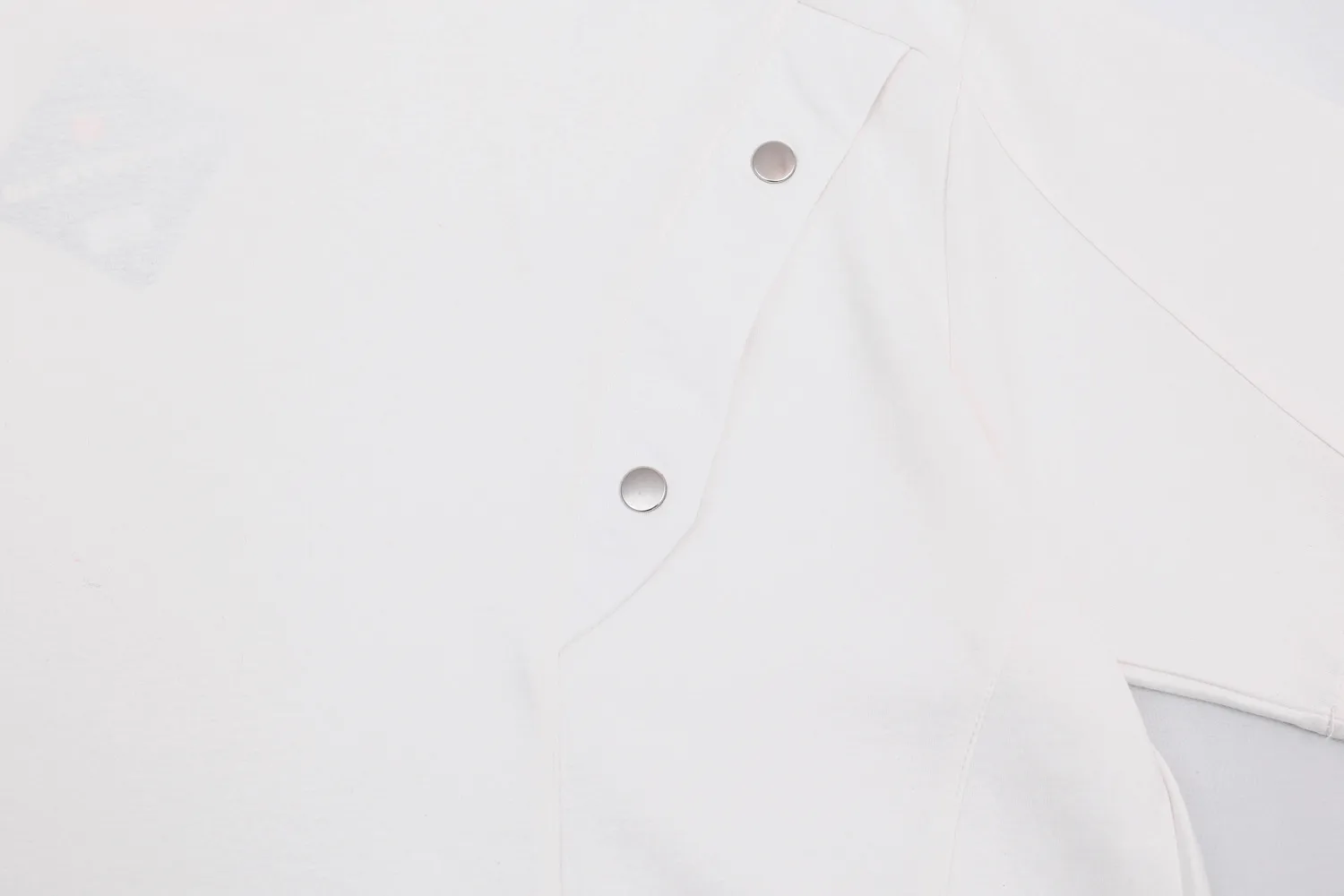 Jiayiku Men's Clothing  Summer New Style Simple Niche Personality Button Pleated T-shirt Short-sleeved Trendy Men's High-end Sense display picture 10