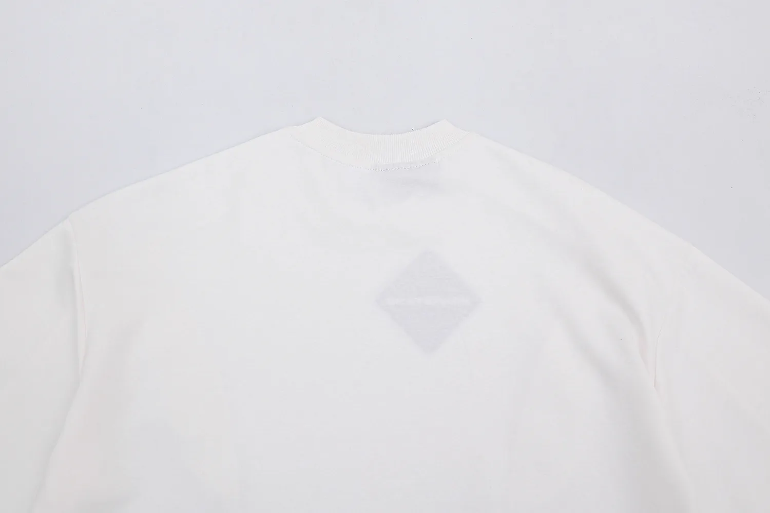 Jiayiku Men's Clothing  Summer New Style Simple Niche Personality Button Pleated T-shirt Short-sleeved Trendy Men's High-end Sense display picture 12