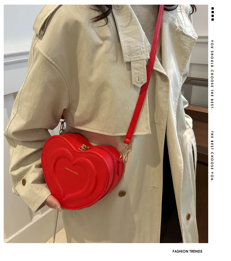 Fashion Heart-Shaped Small Bag  Autumn New Stylish Indented Crossbody Bag Ins Niche Design Shoulder Small Bag display picture 1