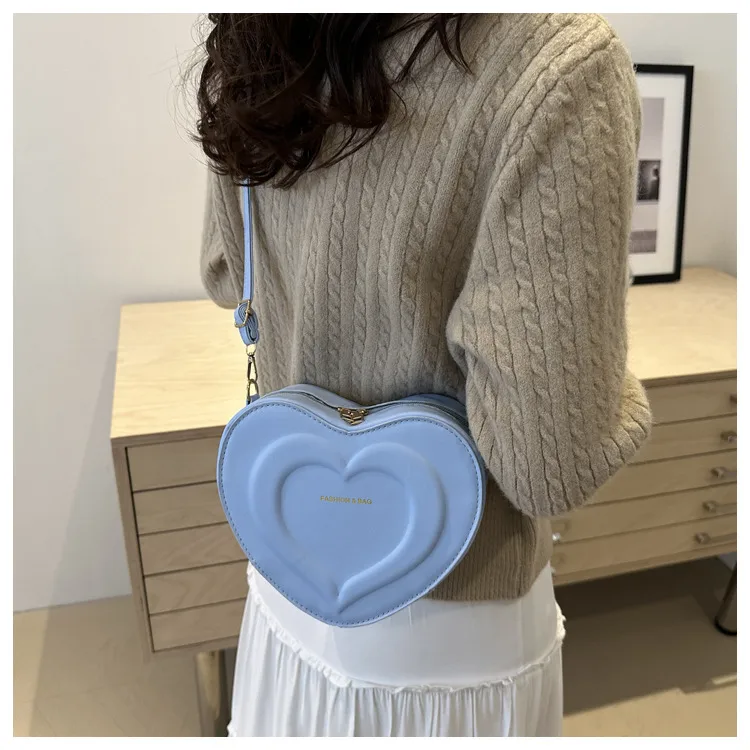 Fashion Heart-Shaped Small Bag  Autumn New Stylish Indented Crossbody Bag Ins Niche Design Shoulder Small Bag display picture 11
