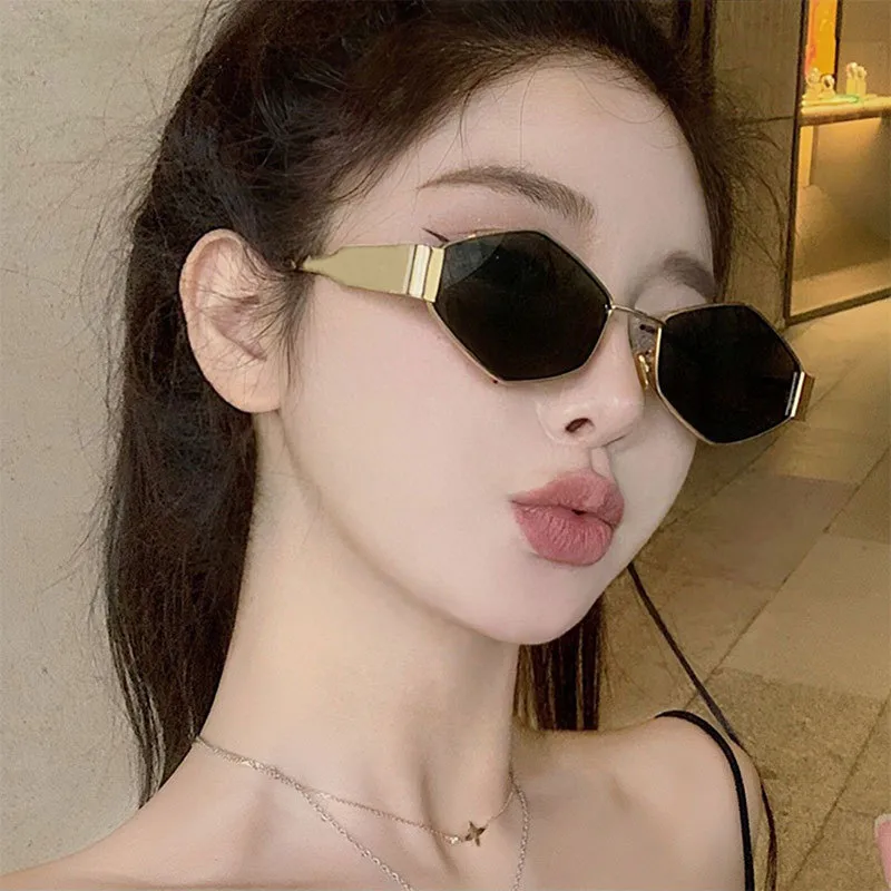New  Diamond-Shaped Arc De Triomphe Fashion Sunglasses Trendy Metal Small Frame Polygon Sunglasses Avant-Garde display picture 4