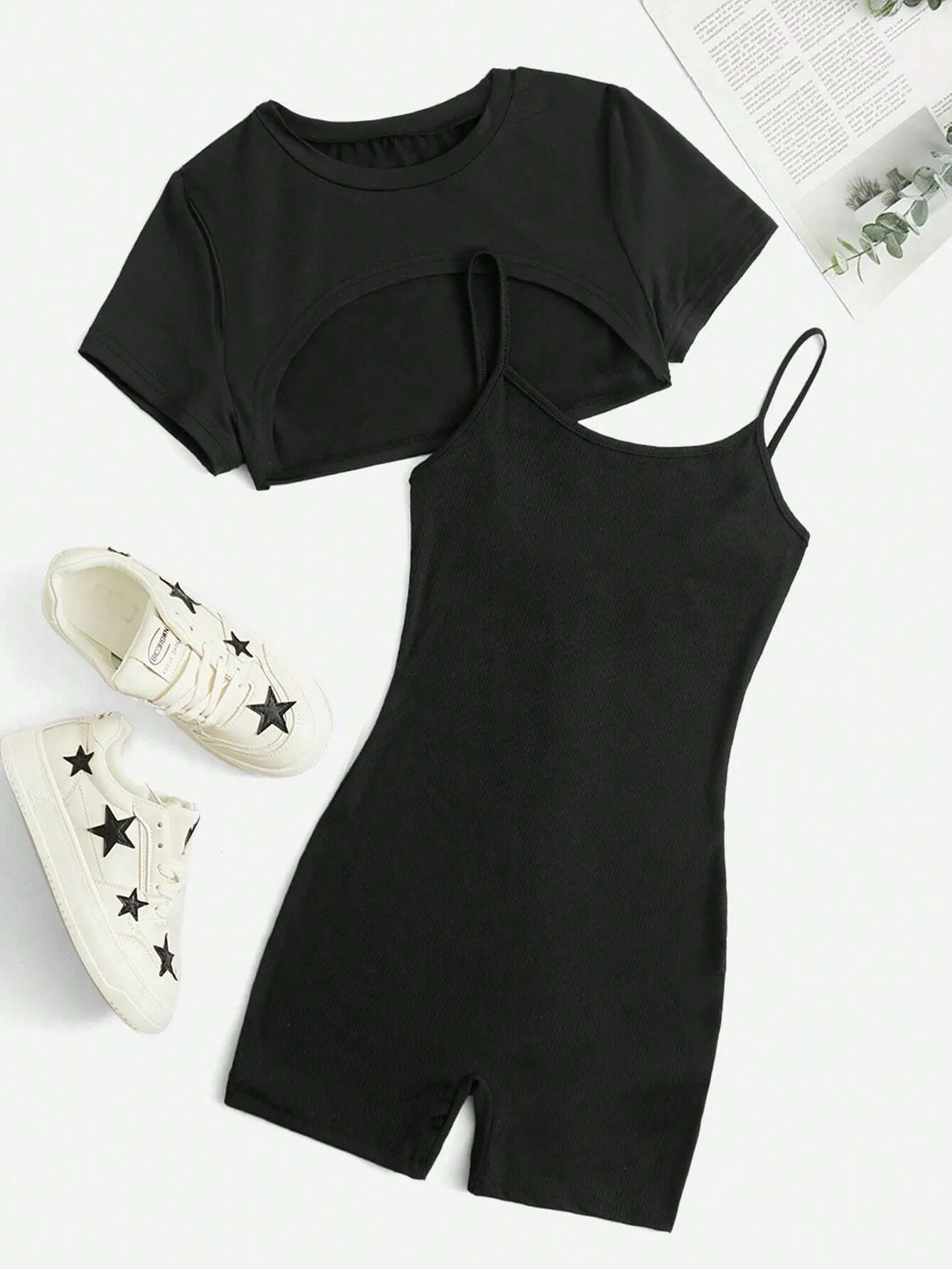 Europe And The United States  Hot Girls Suspenders Jumpsuit Fashion Suit Short Top Black Hip Pants Two-piece Set display picture 3