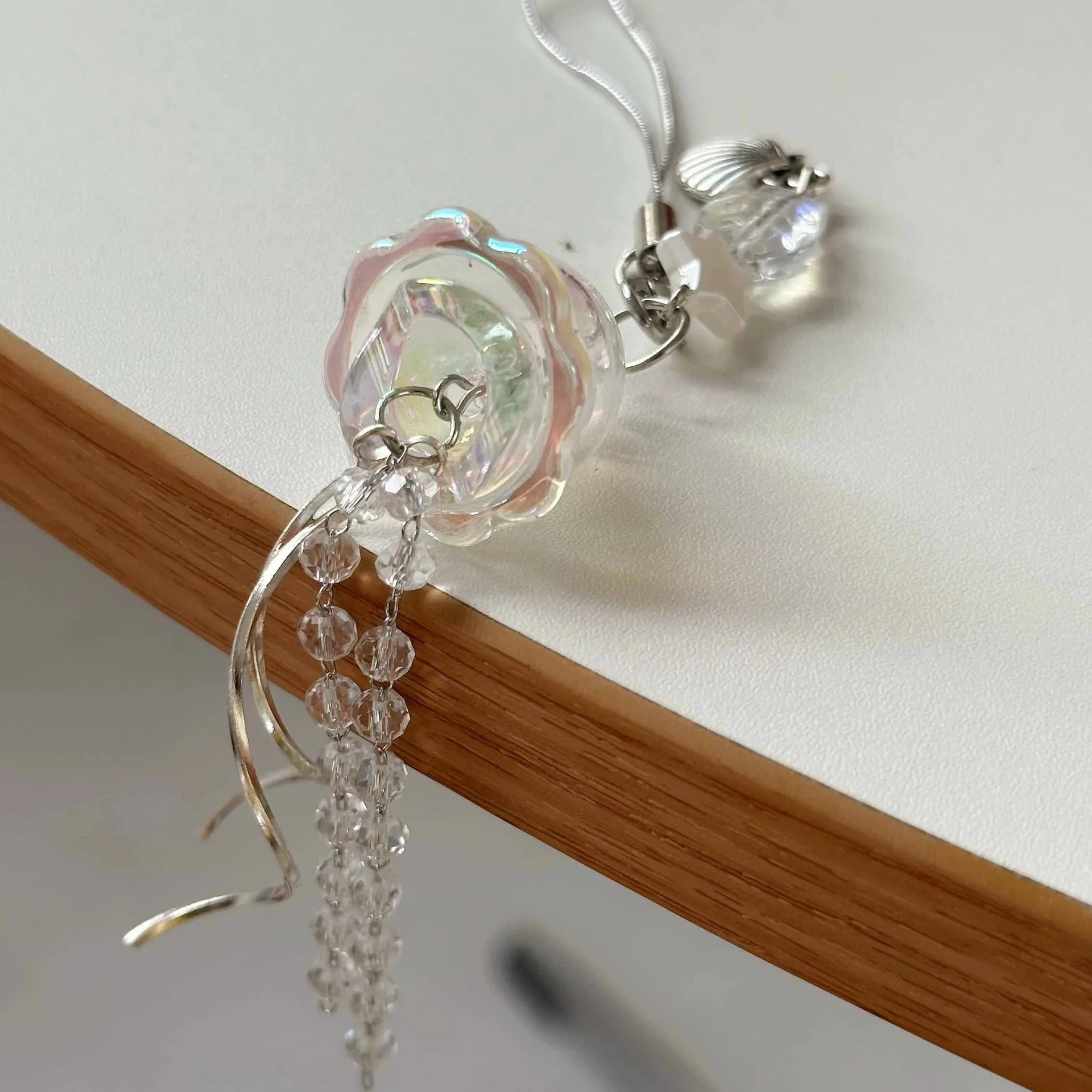 Original Dream Jellyfish Mobile Phone Chain Crystal Clear Marine Life Keychain Curve Metal Pendant Ins display picture 1