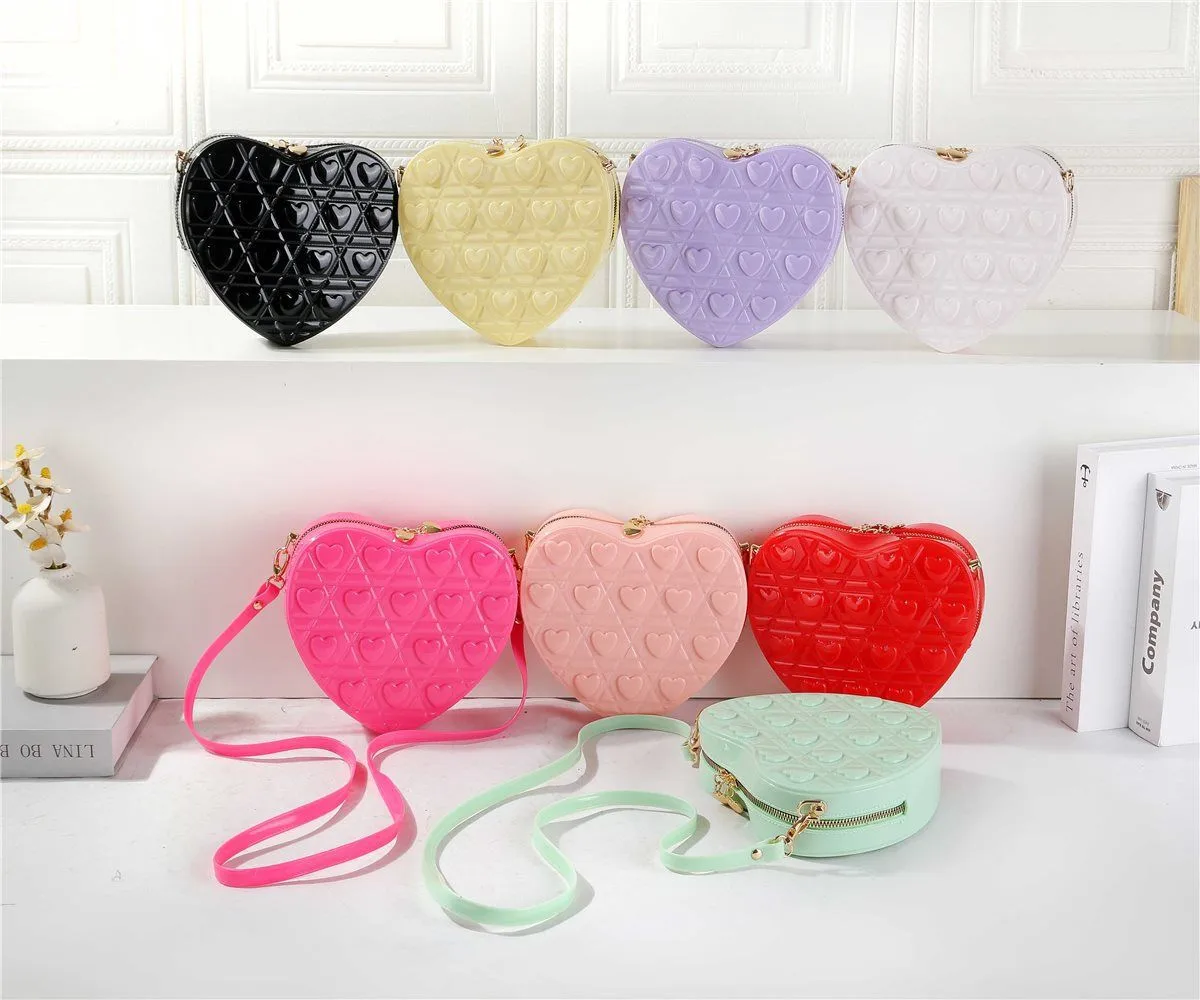 New Love Bag Fashionable And Easiest For Match Shoulder Crossbody Small Bag Women's Summer Cute Jelly Bag Heart Shape Bag display picture 1