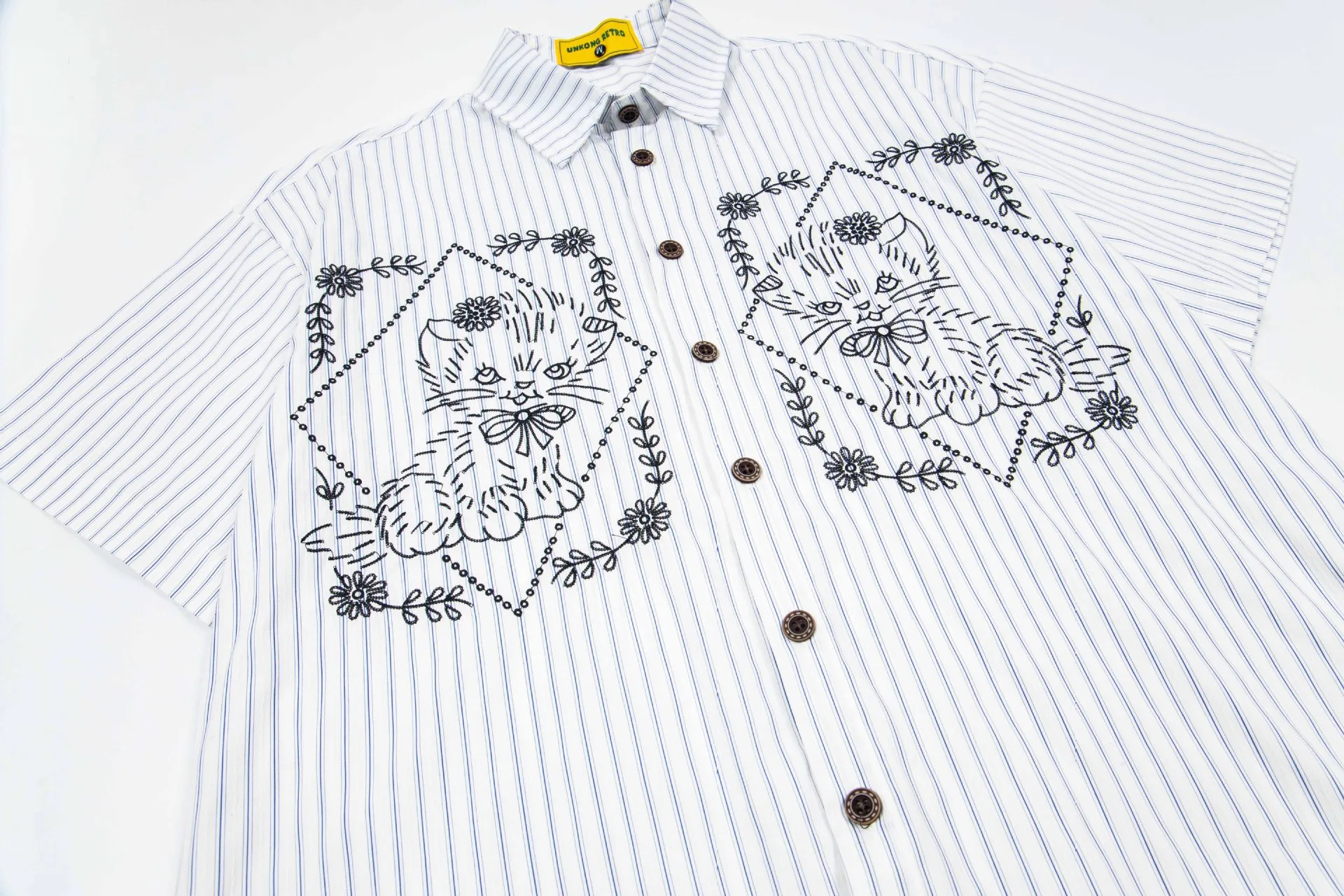 Jiayiku Men's  New American Style Antique Fashion Brand Cat Embroidered Striped Antique Shirt Short Sleeve Men And Women display picture 6