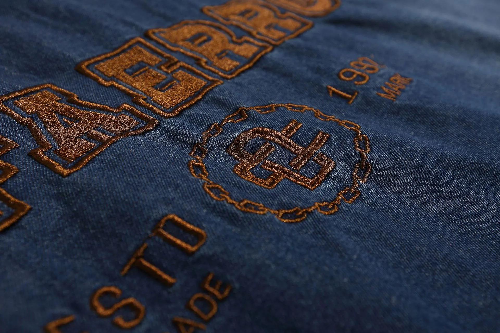 Jiayiku Men's Summer New American Retro Trendy Brand Embroidered Tee Washed Denim Short-sleeved T-shirt Loose Men's And Women's display picture 4