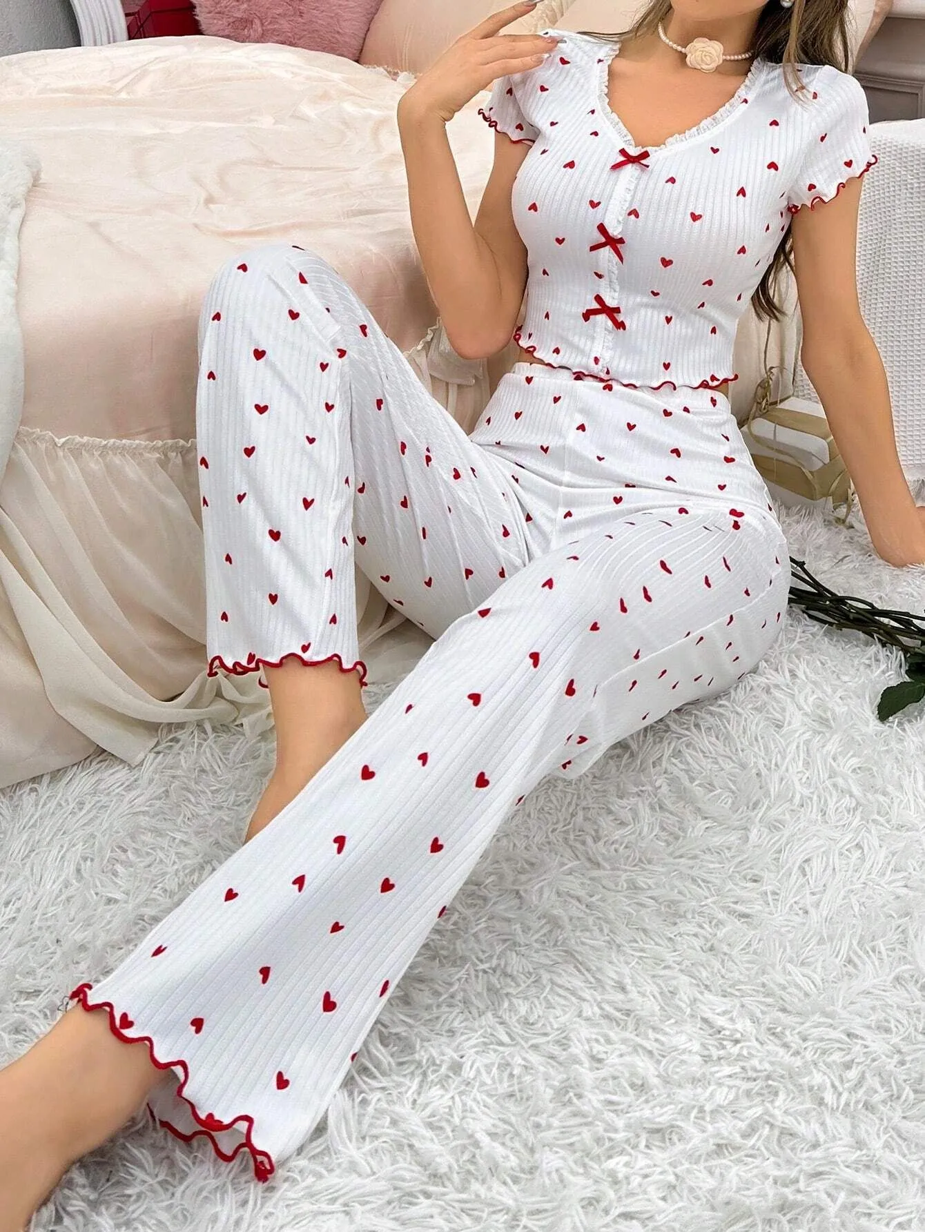 Hot-selling Home Clothes Printed Love V-neck Short-sleeved Pajamas Women's Outer Wearing Pants Two-piece Suit display picture 18
