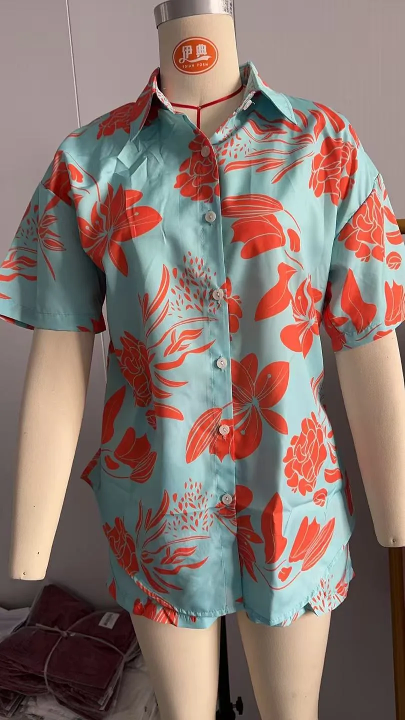 New Women's  Lapel Short-sleeved Printed Shirt Two-piece Set Wide-leg Elastic Waist Pants Shorts display picture 2