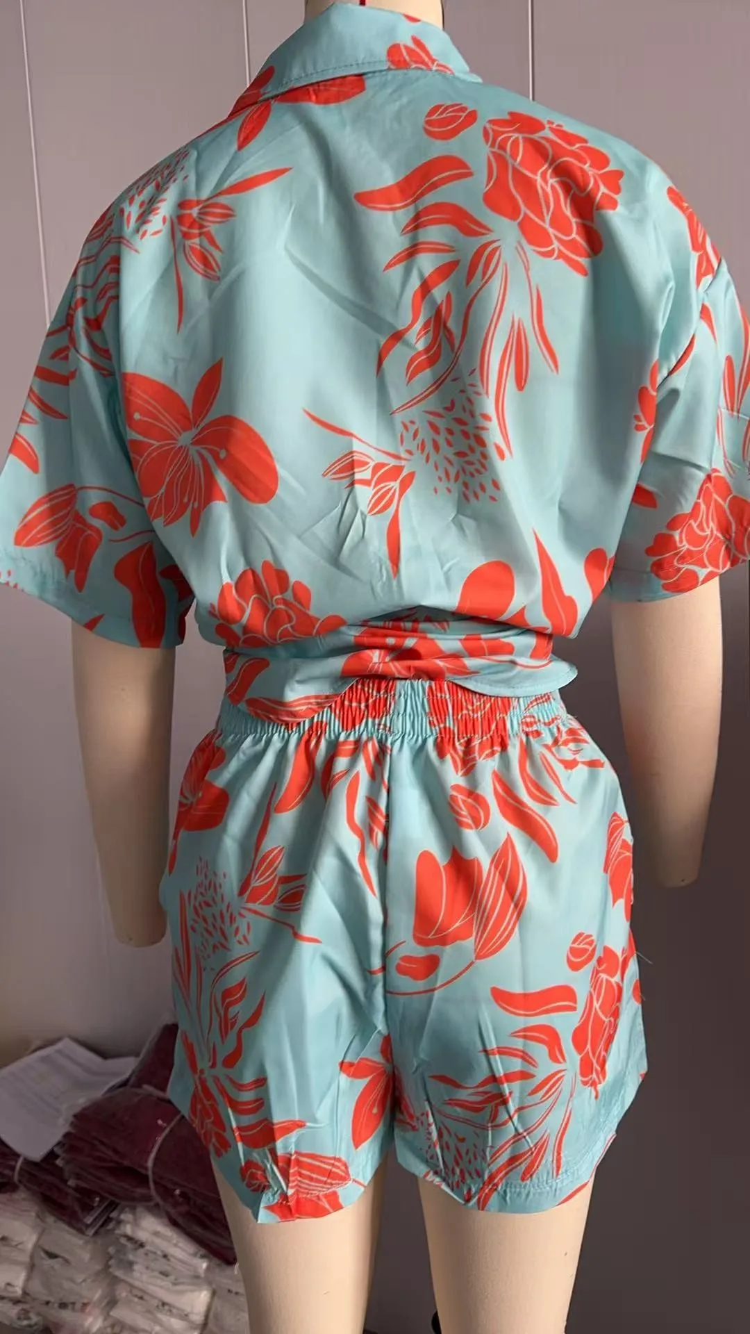 New Women's  Lapel Short-sleeved Printed Shirt Two-piece Set Wide-leg Elastic Waist Pants Shorts display picture 5